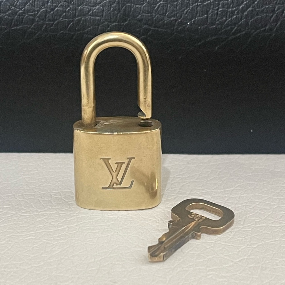 Louis Vuitton Lock & Key #301
